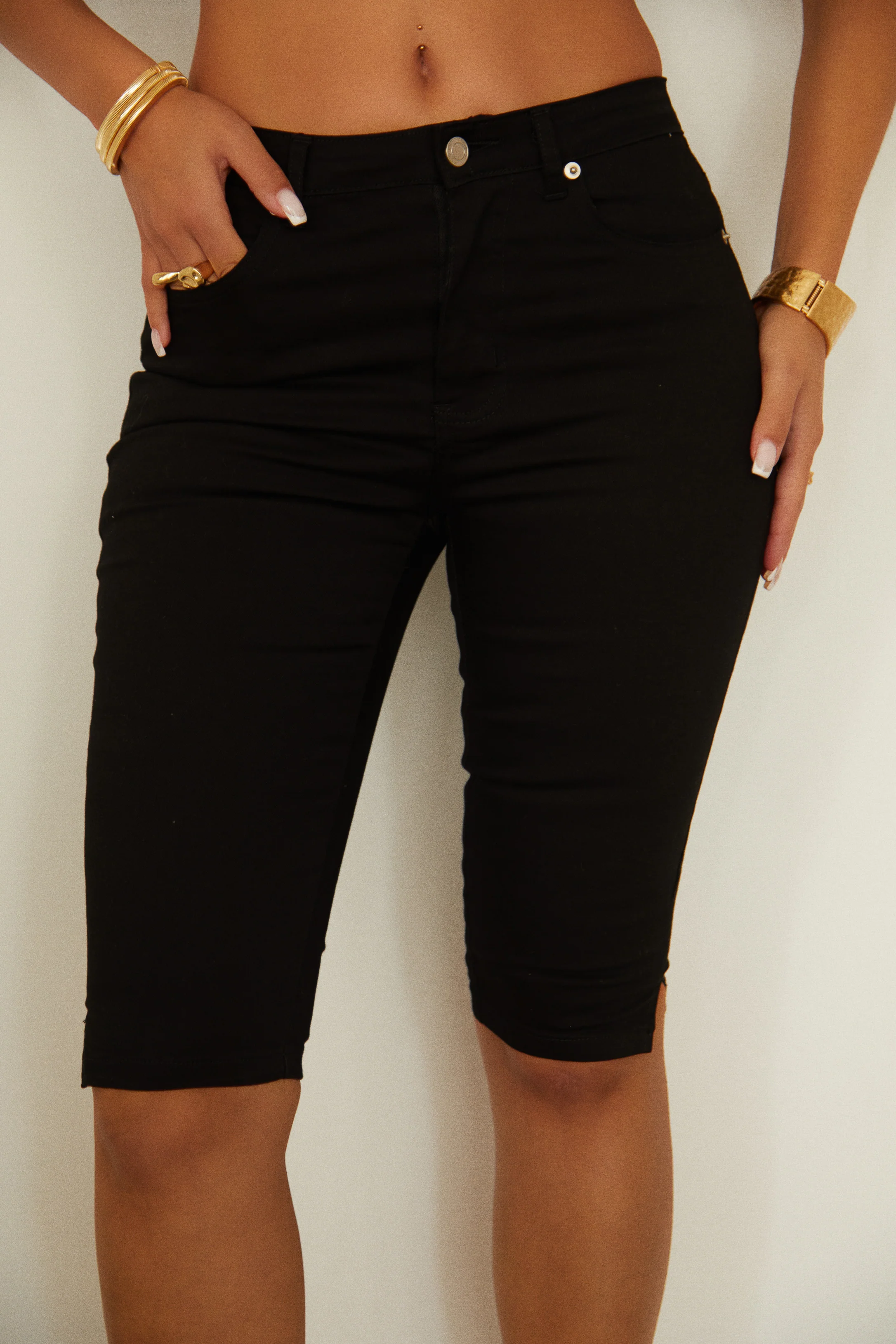 Stefania Capri Pant - Black