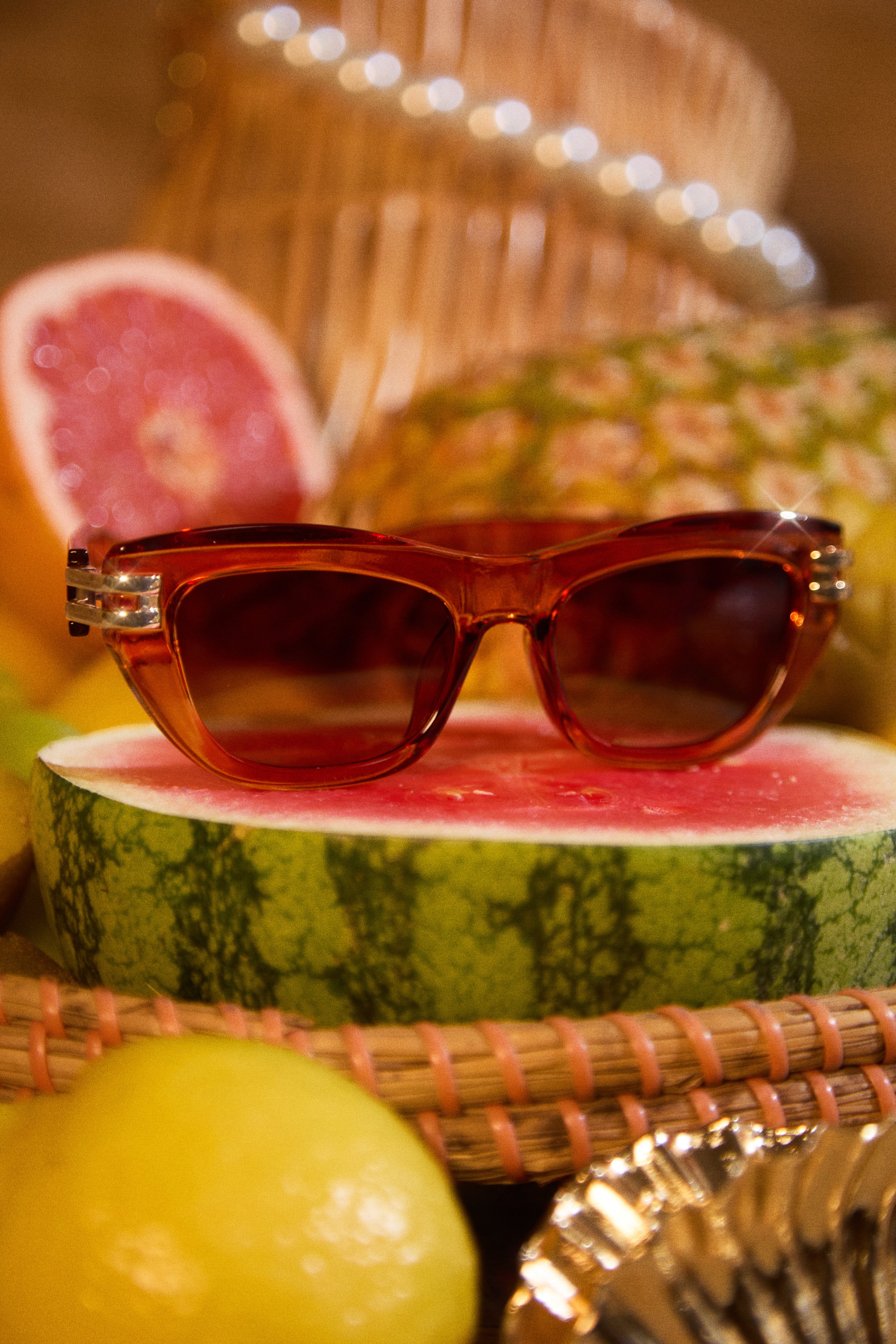 Sunny & Chic Sunglasses - Tan
