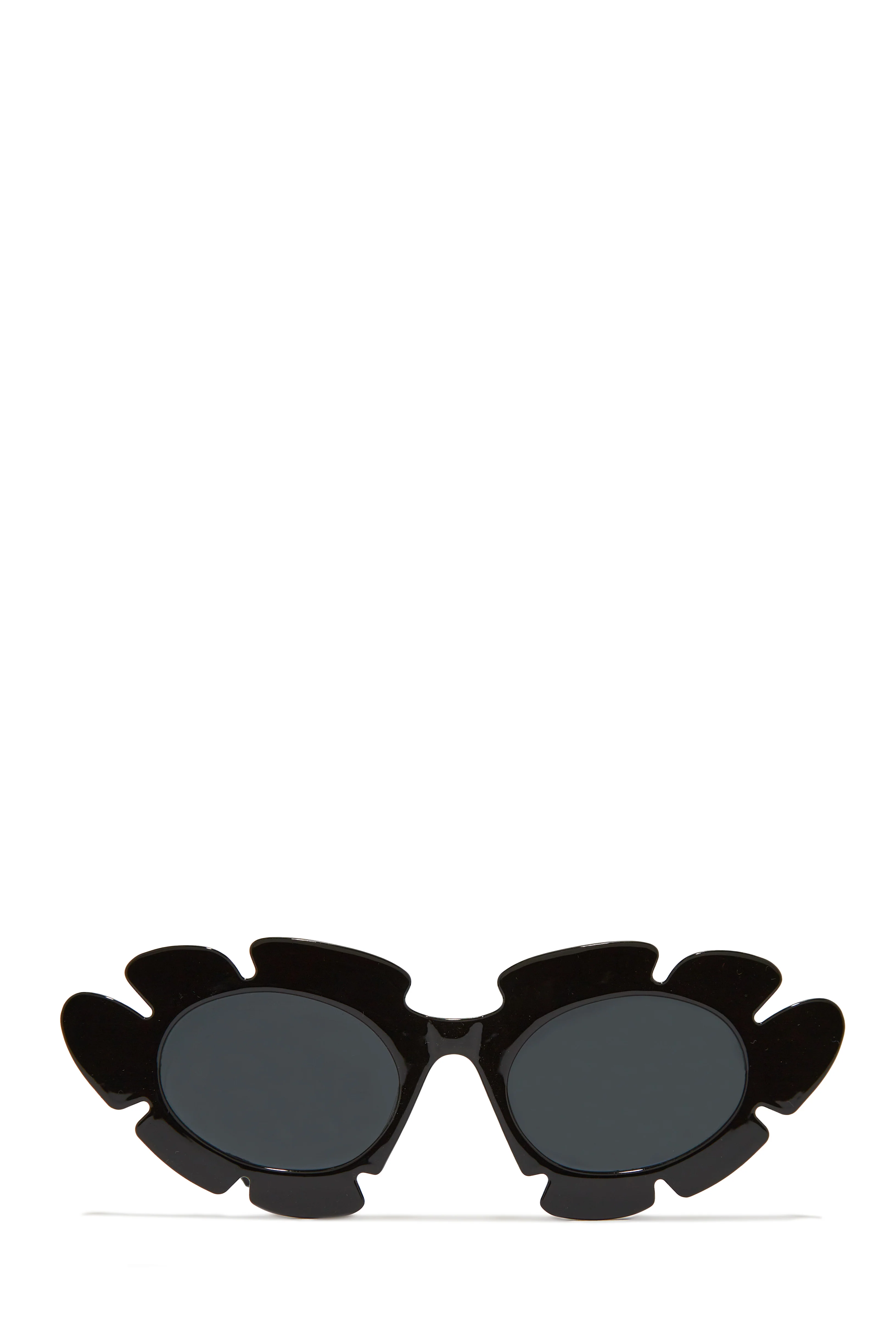 Weekend Flirt Unique Standout Frame Sunglasses - Black - Image 4